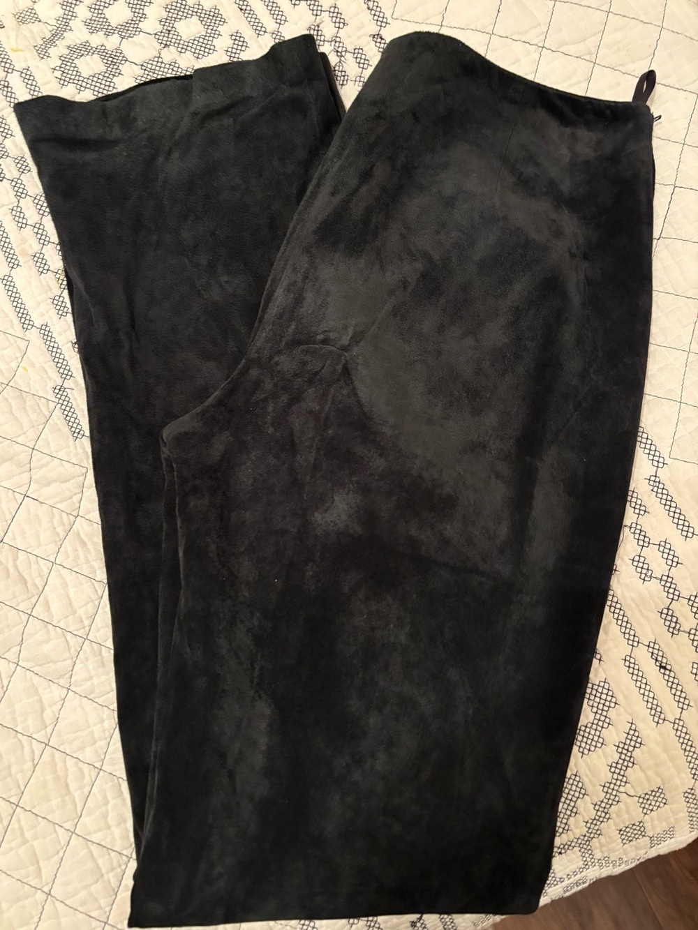Vintage Newport News black suede pants 4-see measurements
